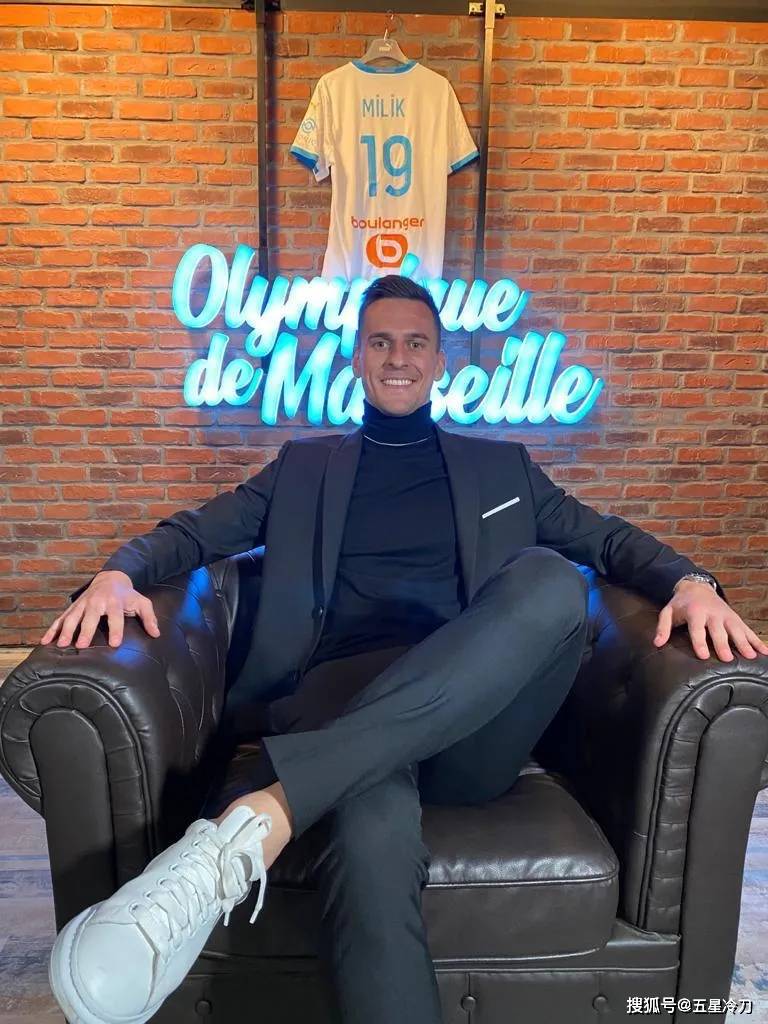 开云官方网站-包含转会期法甲传出新动向，广州队防线松动，管理层表态：更衣室稳定，控场能力受关注的词条